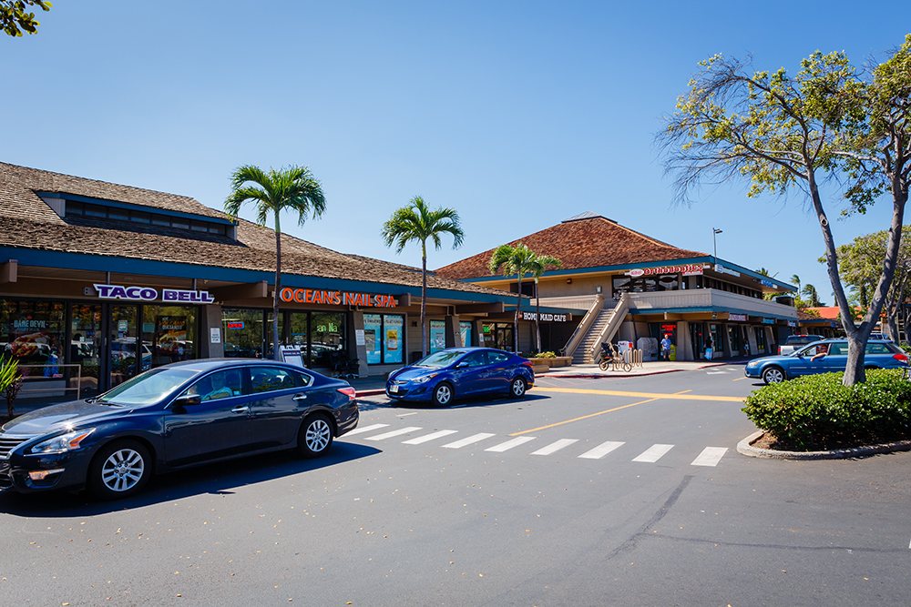 tourist shopping kihei